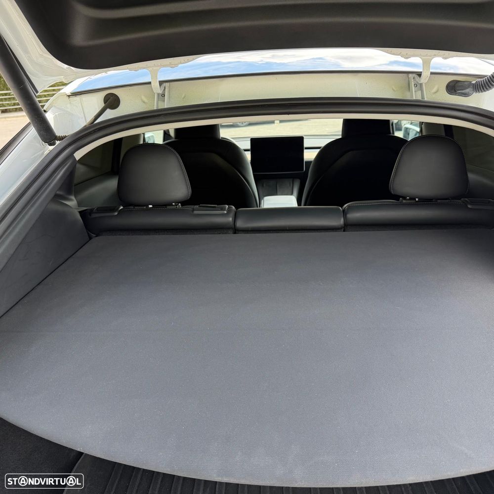Tesla Model Y Long Range Tração Integral - 17