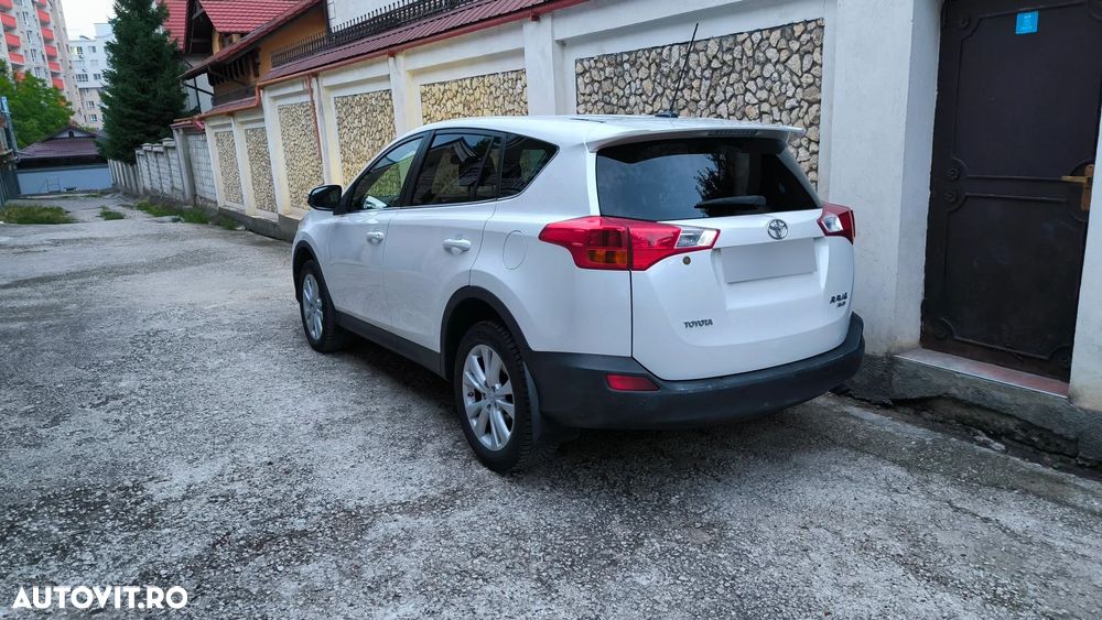 Toyota RAV4 2.2L D-CAT A/T Luxury - 5