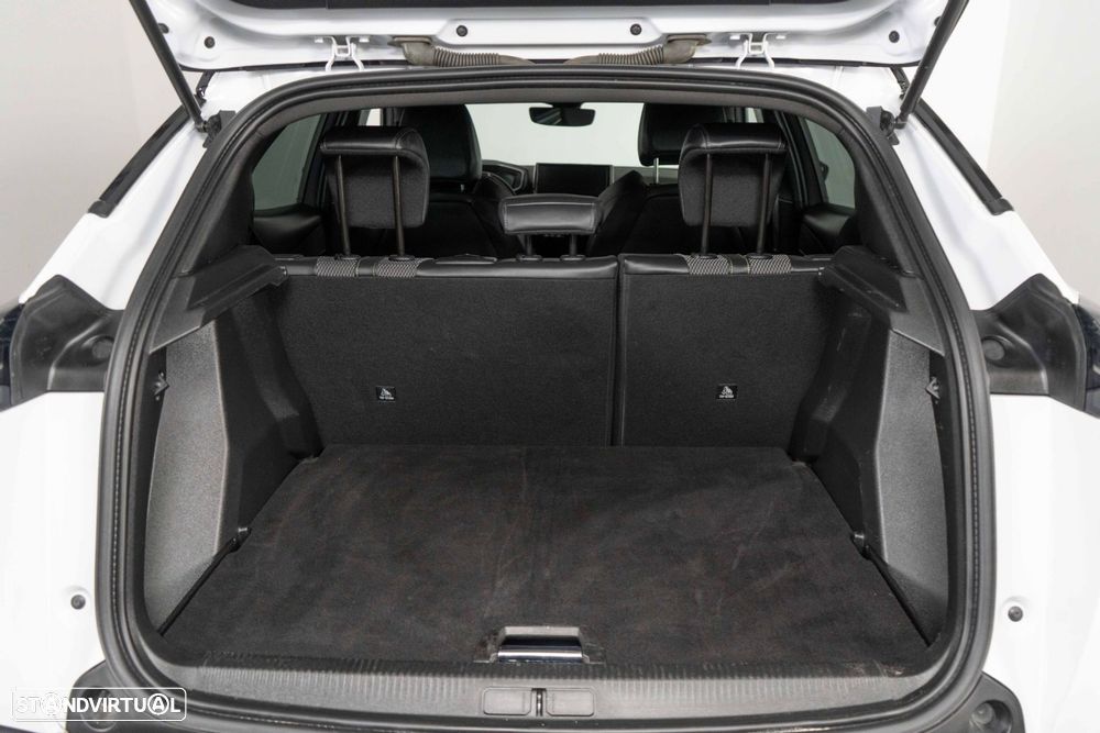 Peugeot 2008 1.2 PureTech GT EAT8 - 15