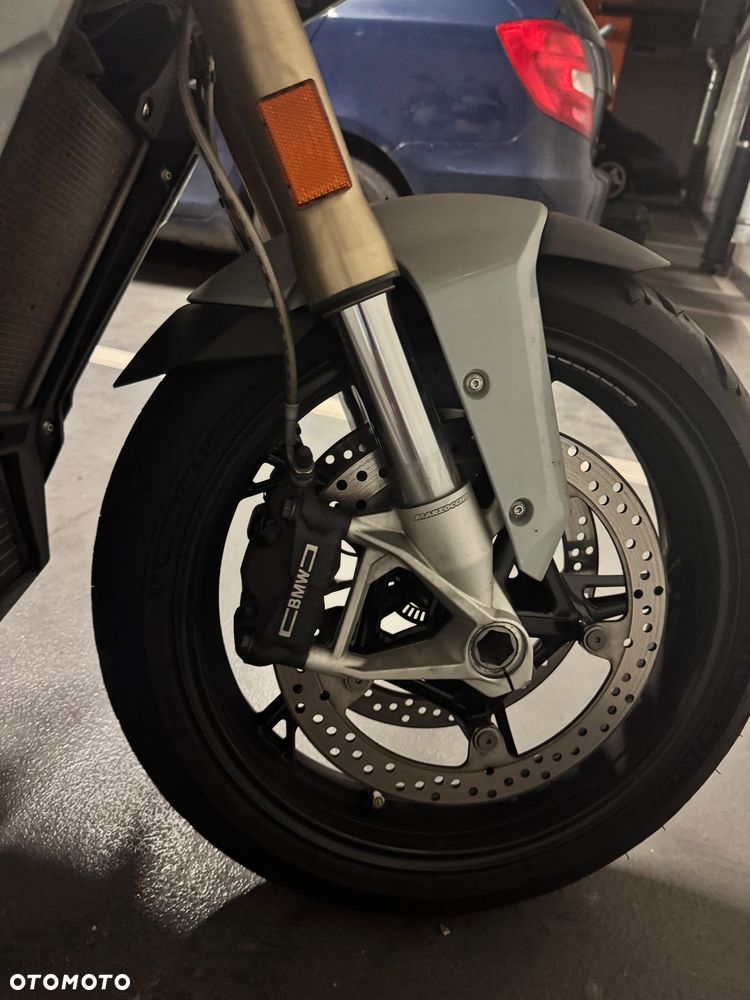BMW S - 23