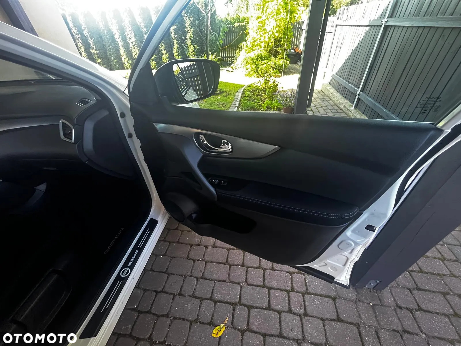 Nissan Qashqai 1.6 DIG-T N-Connecta - 29