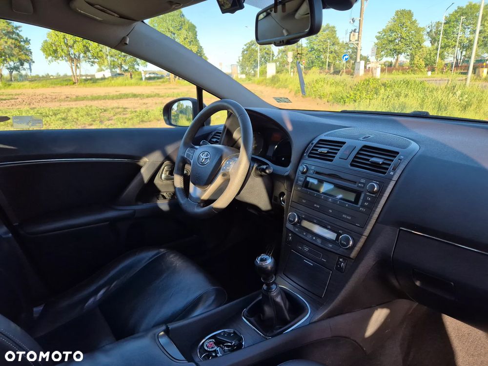 Toyota Avensis 1.8 Premium - 10