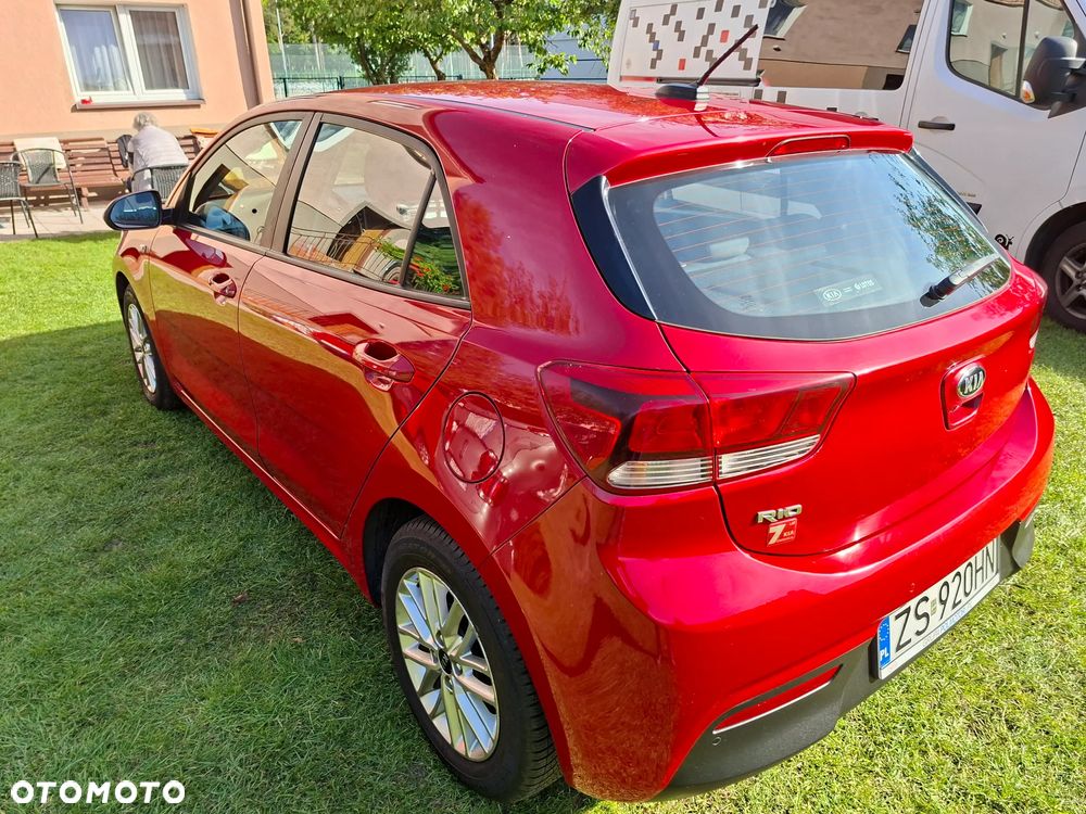Kia Rio - 11