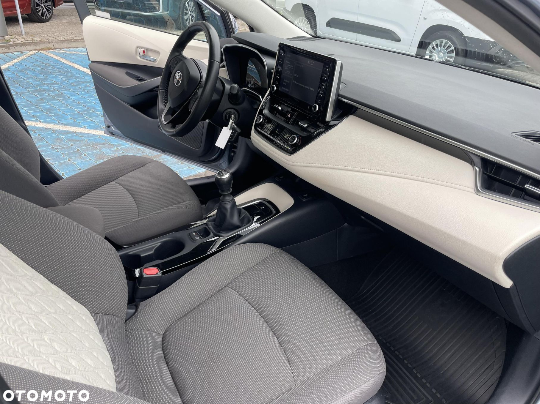 Toyota Corolla - 19