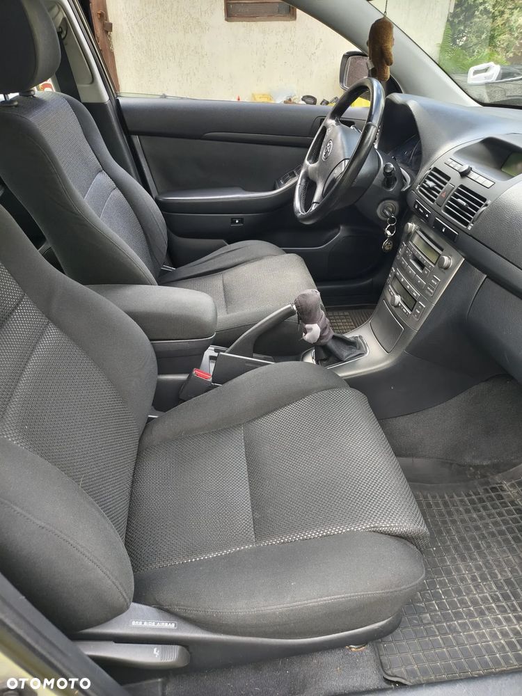 Toyota Avensis 2.0 D-4D Sol - 9