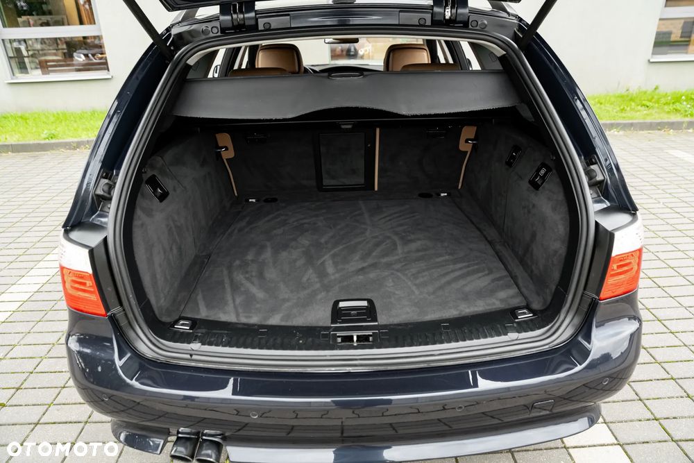 BMW Seria 5 525xi Edition Exclusive - 26