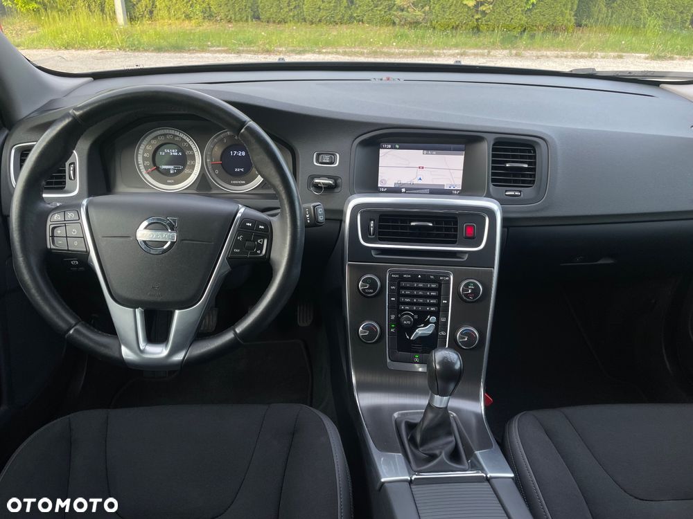 Volvo V60 T3 Kinetic - 11