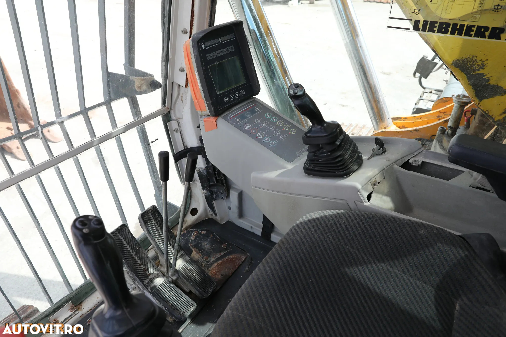 Liebherr R 954 B - 12