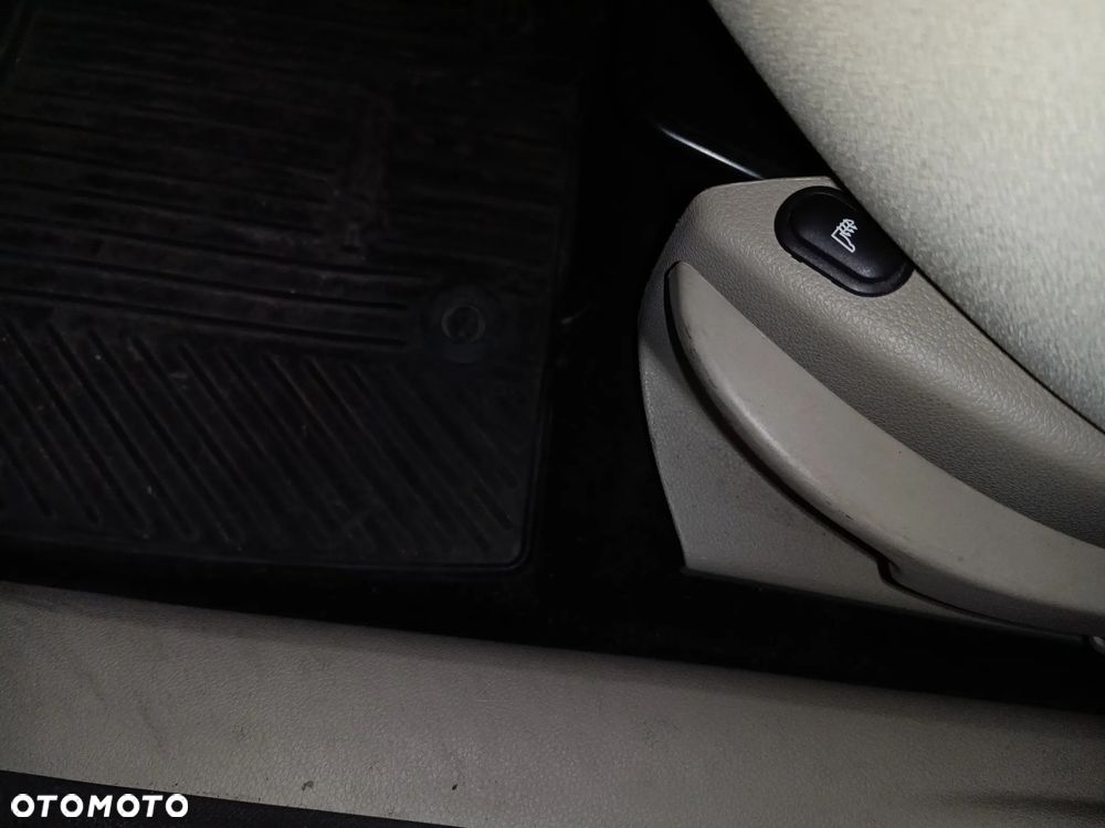 Ford Fusion 1.4 + - 16