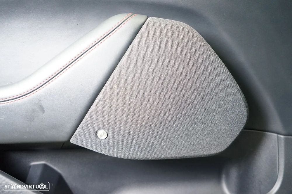 Ford Mustang Mach-E - 22