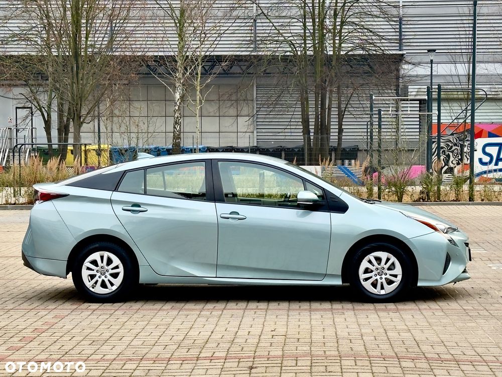 Toyota Prius 1.8 HSD Sol - 7