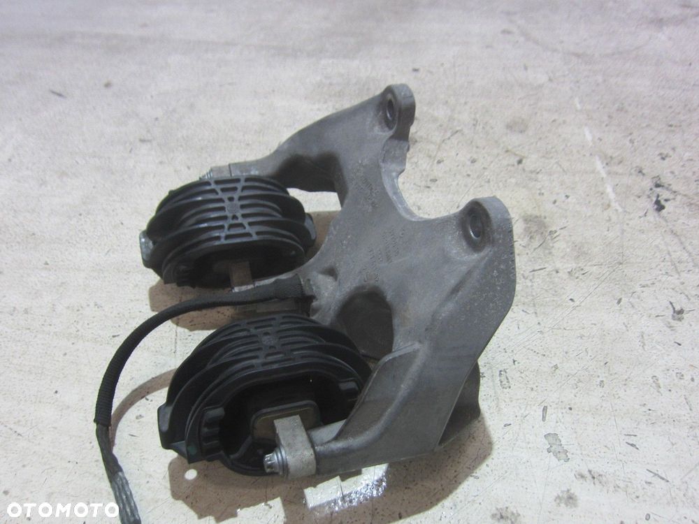 BMW F10 F11 528I N52 ŁAPA PODPORA SKRZYNI BIEGÓW 22326777611 6777611 - 2