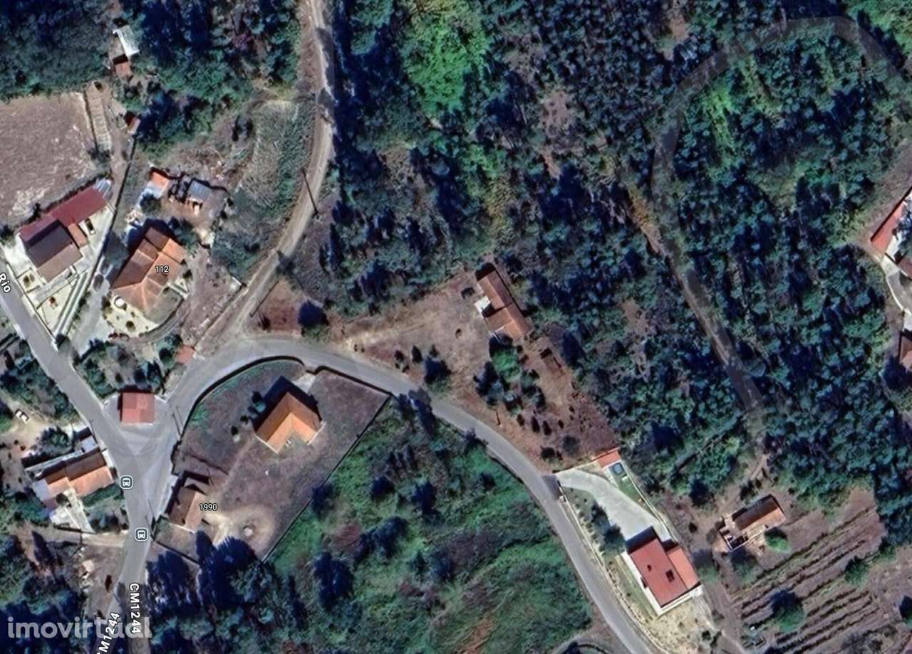 Terreno com Viabilidade de Construção junto às Termas de S. Pedro do S - Grande imagem: 3/22