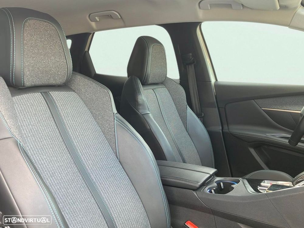 Peugeot 3008 1.5 BlueHDi Allure Pack EAT8 - 16