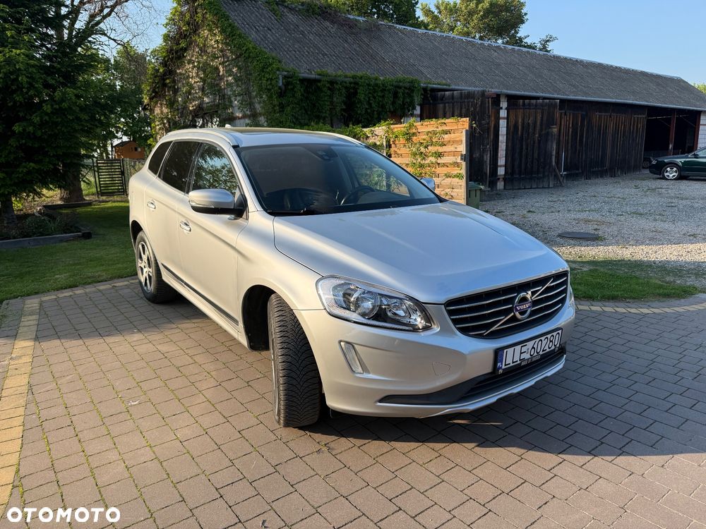 Volvo XC 60 T6 AWD Momentum - 2