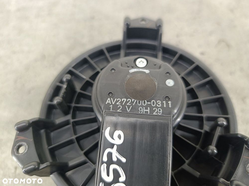 WENTYLATOR NAWIEWU, DMUCHAWA TOYOTA YARIS II AV272700-0311 1.4 D-4D - 4
