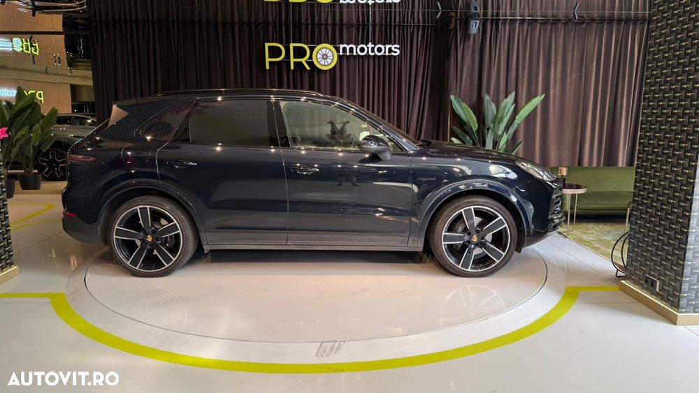 Porsche Cayenne - 2