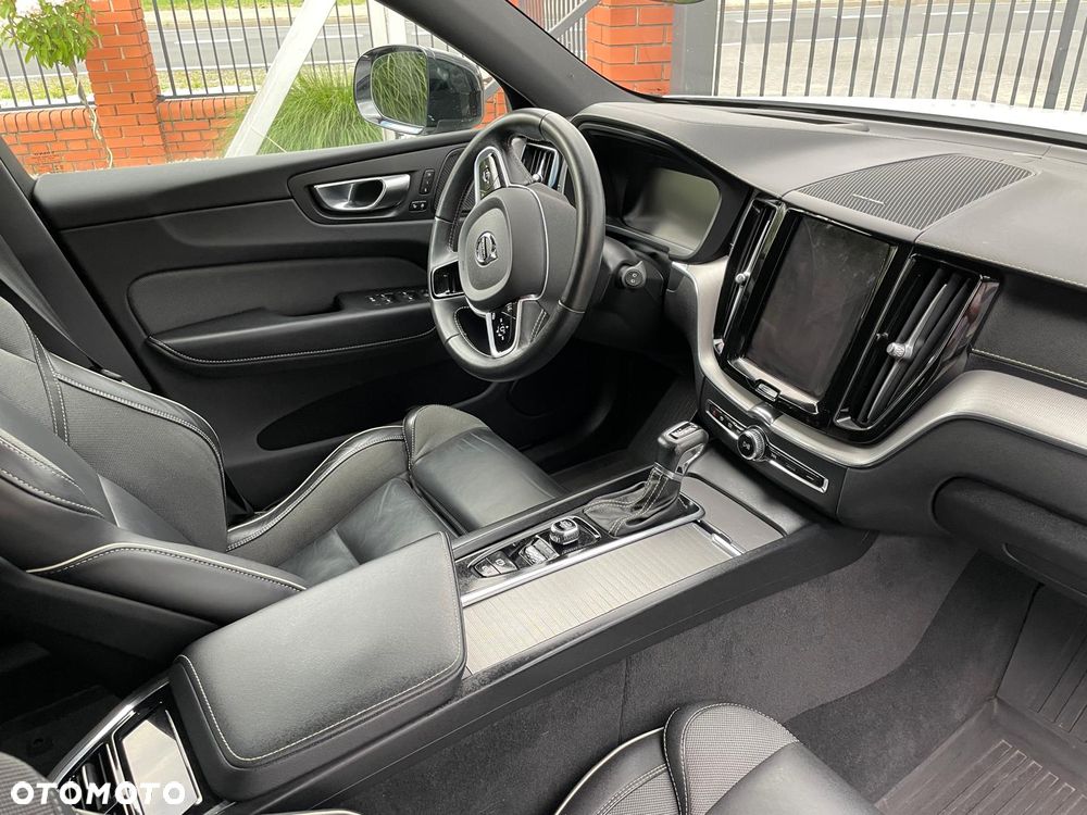 Volvo XC 60 T6 AWD Geartronic RDesign - 9