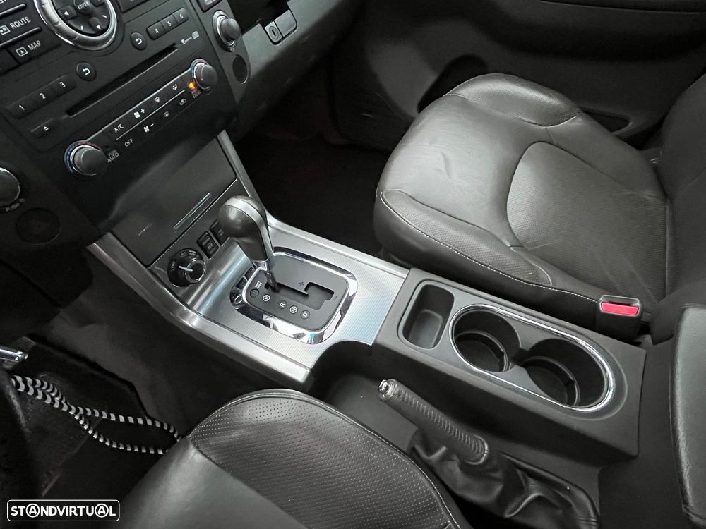 Nissan Navara 3.0 dCi V6 CD LE AT 4WD - 24