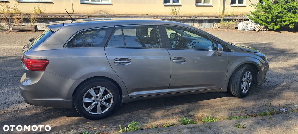 Toyota Avensis 2.0 D-4D Premium - 4