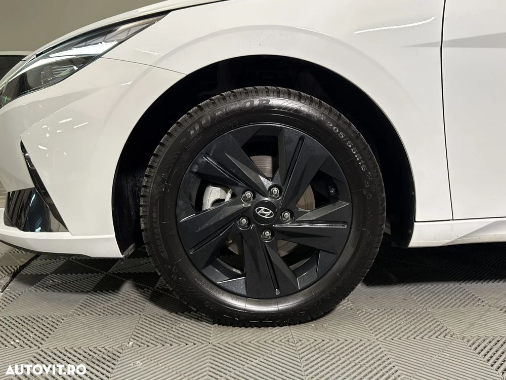 Hyundai Elantra - 14