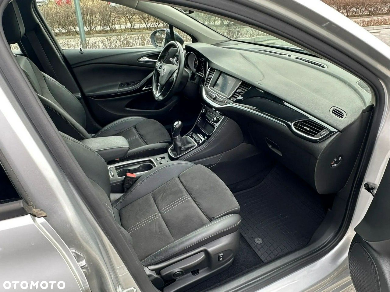 Opel Astra V 1.2 T Elegance S&S - 17