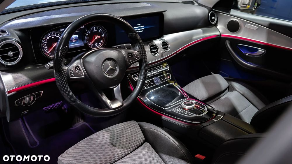 Mercedes-Benz Klasa E 220 d 9G-TRONIC - 11