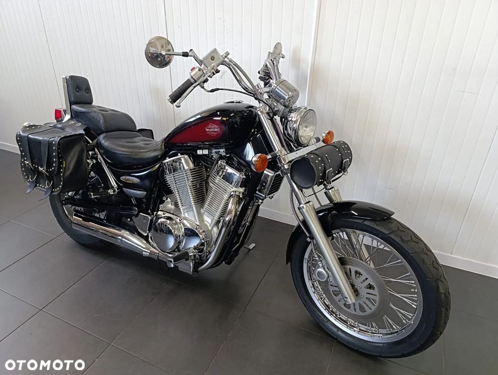 Suzuki Intruder - 14