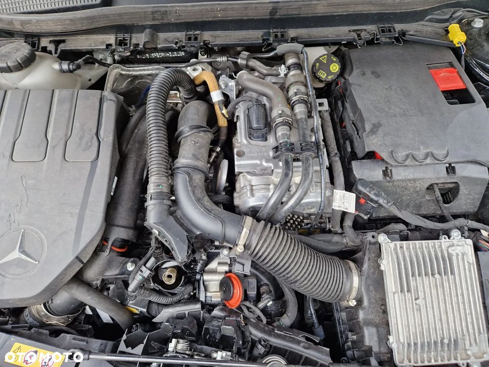 Mercedes-Benz CLA 250 E AMG Line 8G-DCT - 19