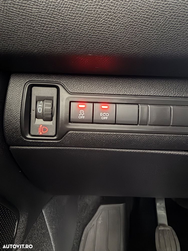 Peugeot 308 SW 1.2 L PureTech Turbo Allure - 21