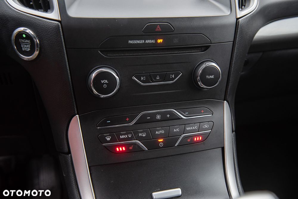 Ford Edge - 8