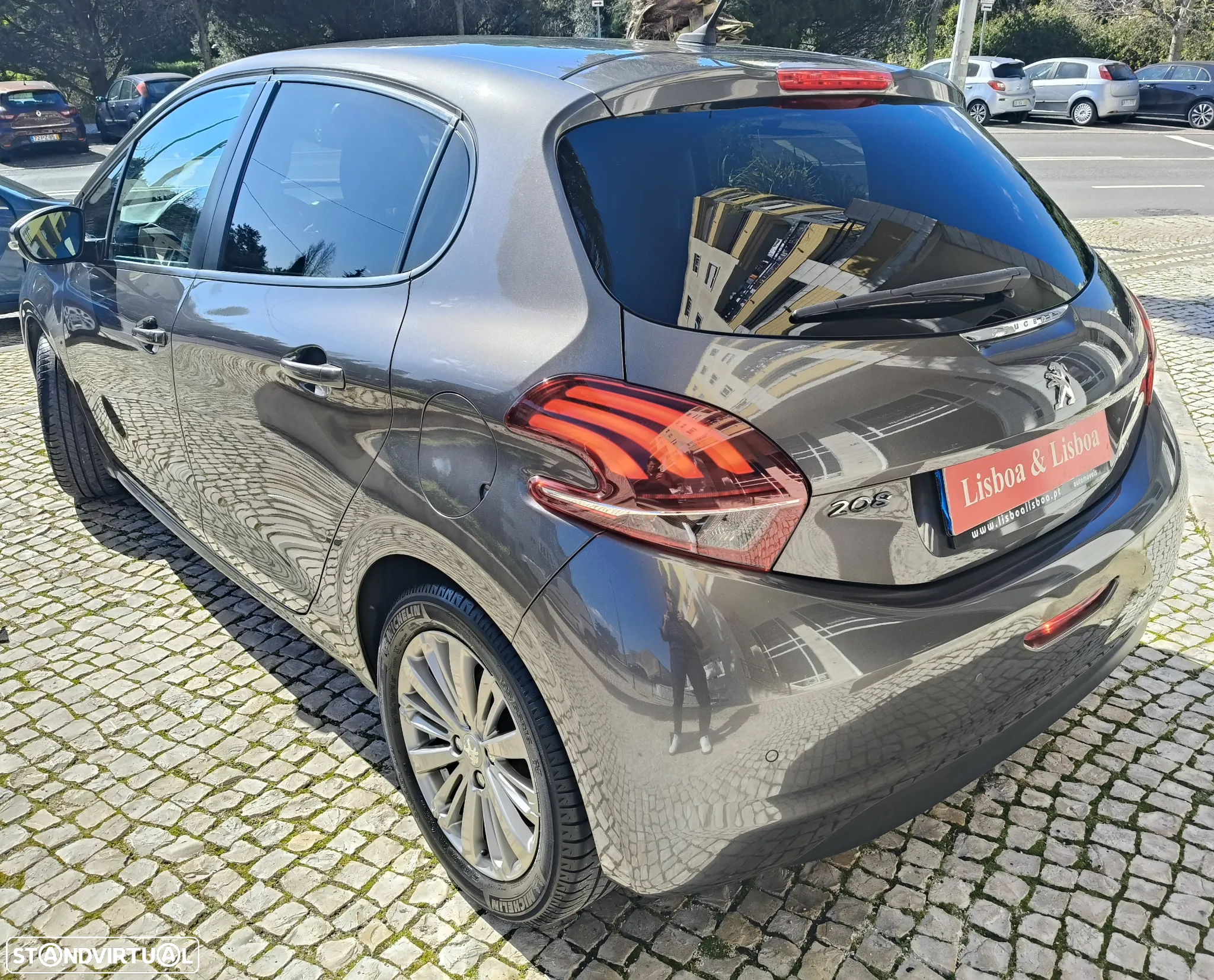 Peugeot 208 1.5 BlueHDi Signature - 4