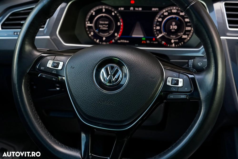 Volkswagen Tiguan - 19