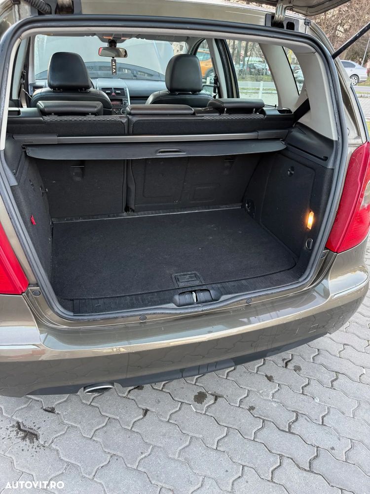 Mercedes-Benz A - 18