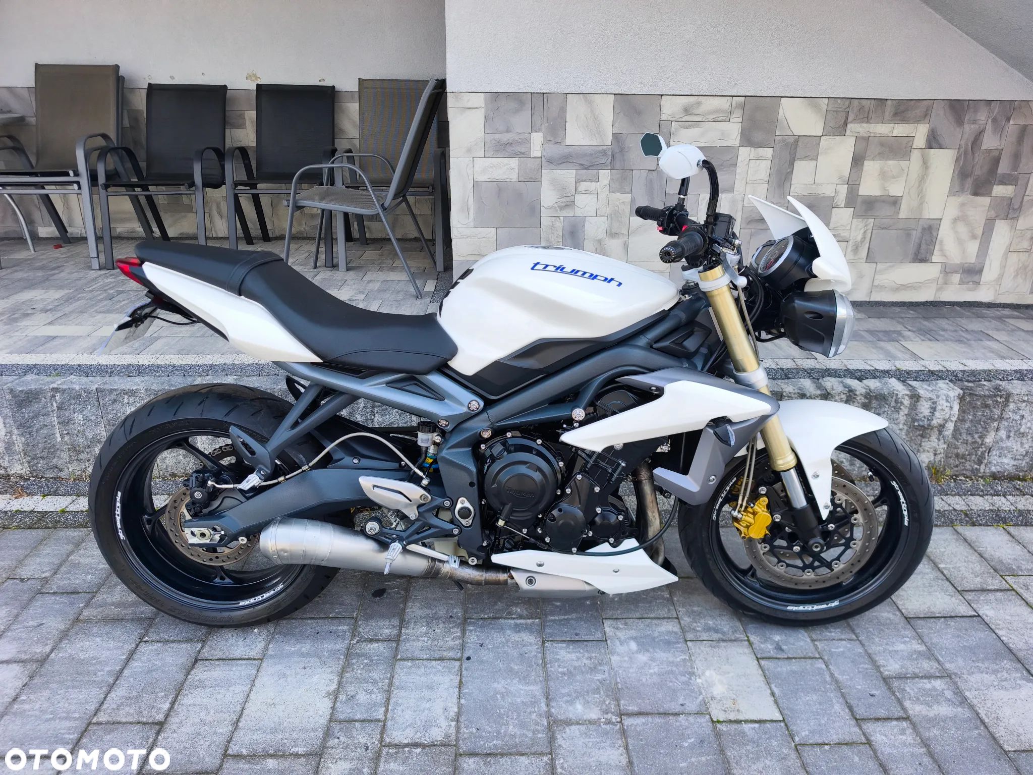 Triumph Street Triple - 1