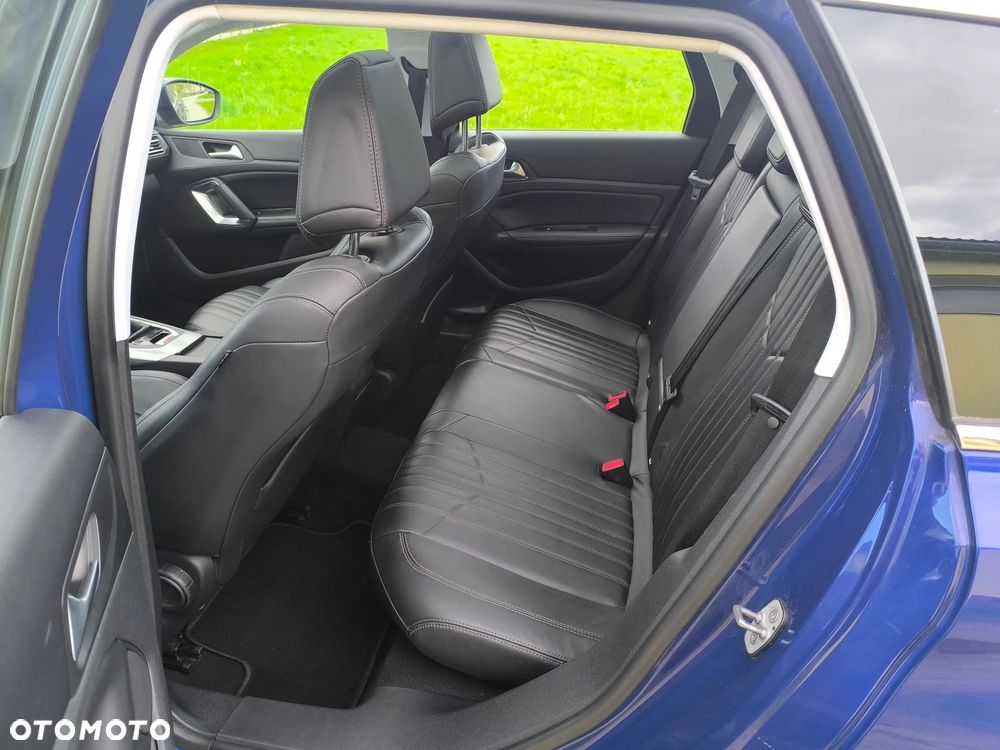 Peugeot 308 BlueHDi 130 Stop & Start Allure Business-Paket - 16