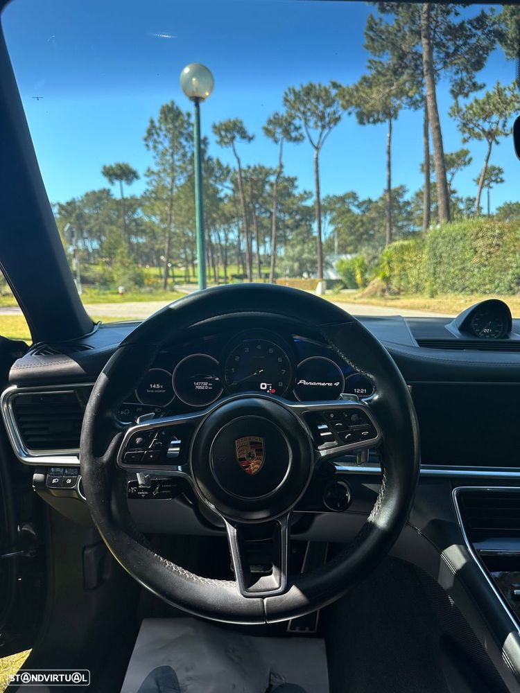 Porsche Panamera Sport Turismo - 26