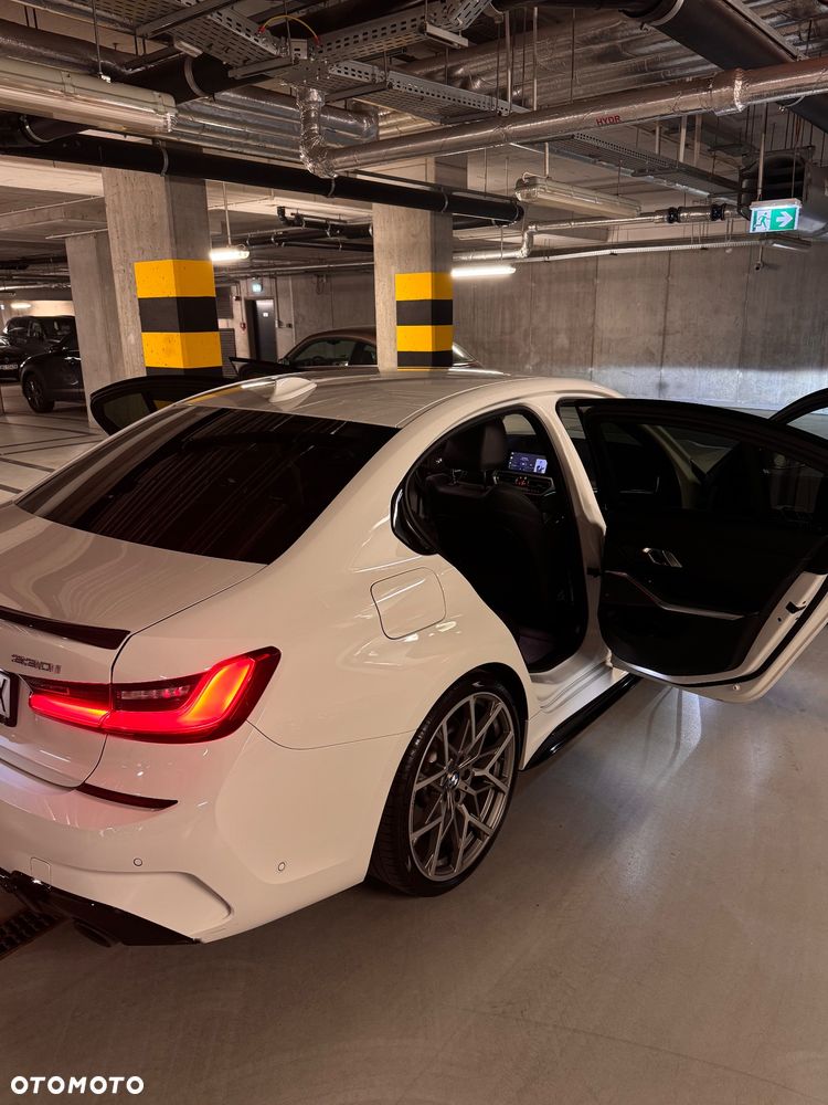 BMW Seria 3 330i - 11