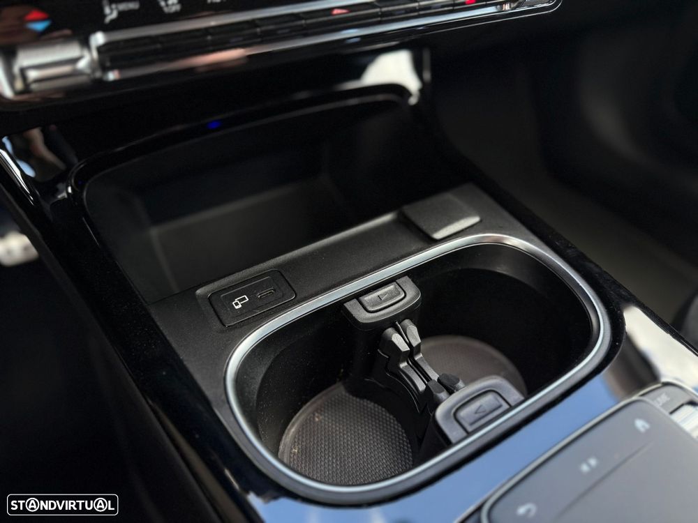 Mercedes-Benz A 250 e AMG Line - 52
