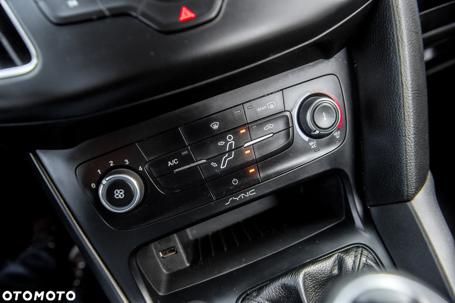 Ford Focus - 32