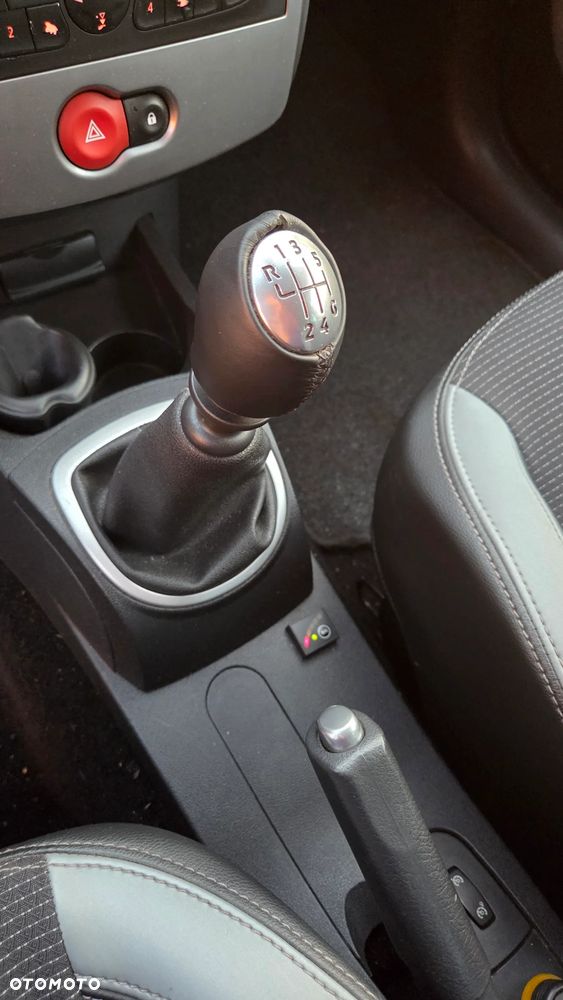 Renault Clio 1.6 16V GT - 16