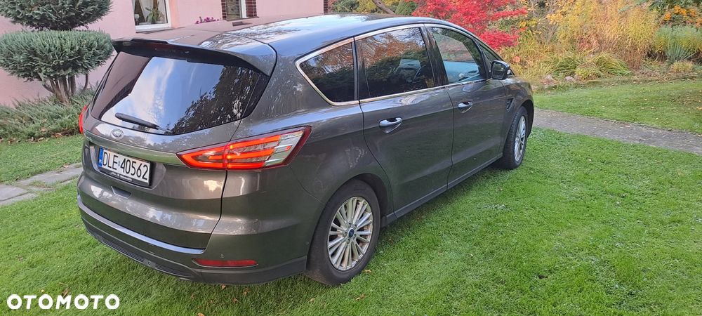 Ford S-Max - 13