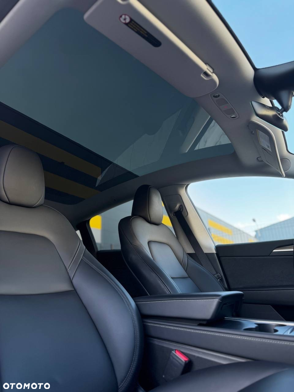 Tesla Y Model Long Range Dual Motor AWD - 4