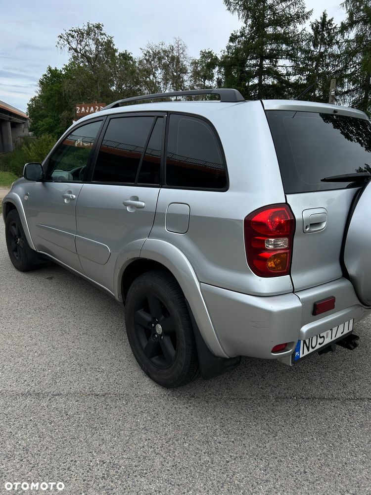 Toyota RAV4 2.0 D-4D 4x4 - 10