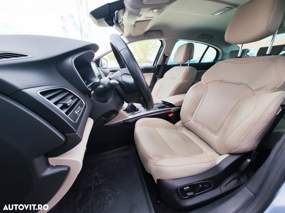 Renault Megane TCe 140 GPF Intens - 12