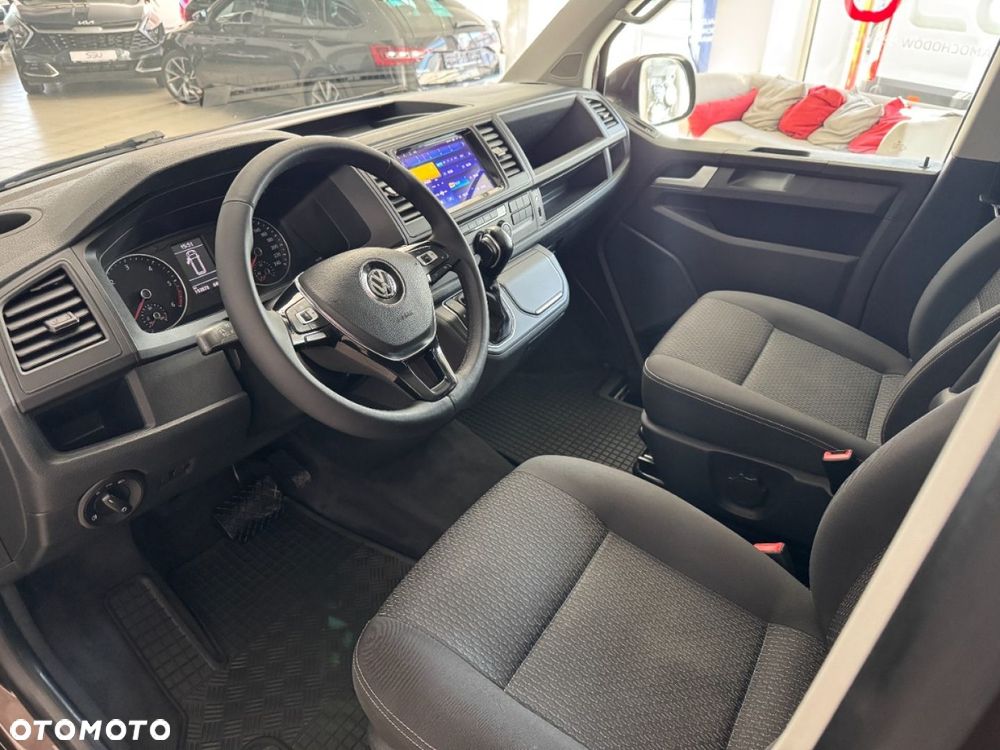 Volkswagen Multivan - 17