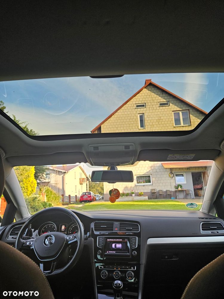 Volkswagen Golf - 22