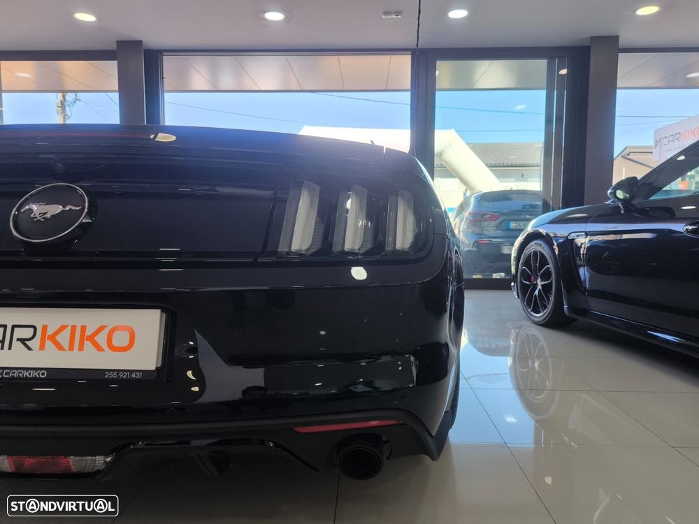 Ford Mustang 2.3i EcoBoost - 11