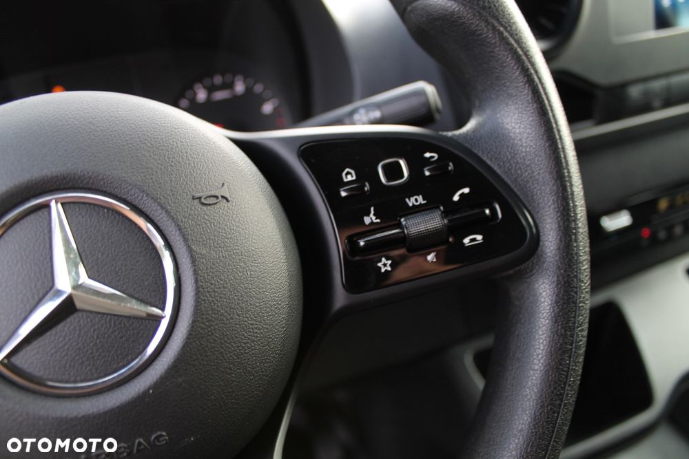 Mercedes-Benz Sprinter - 14