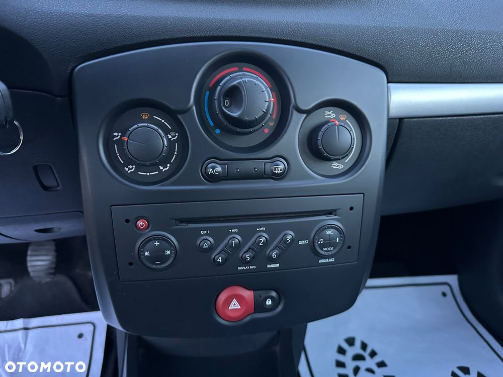 Renault Clio - 19